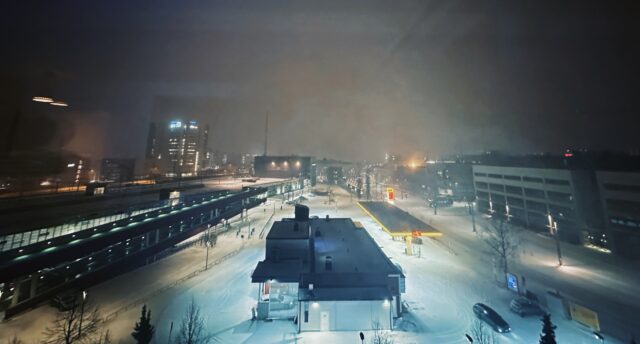 Lumista ja lumimyrskyistä Jyväskylää.